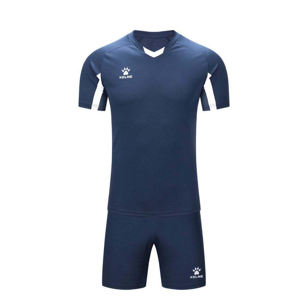 Indumentaria de Fútbol Leon Azul Marino y Blanco Kelme (1)