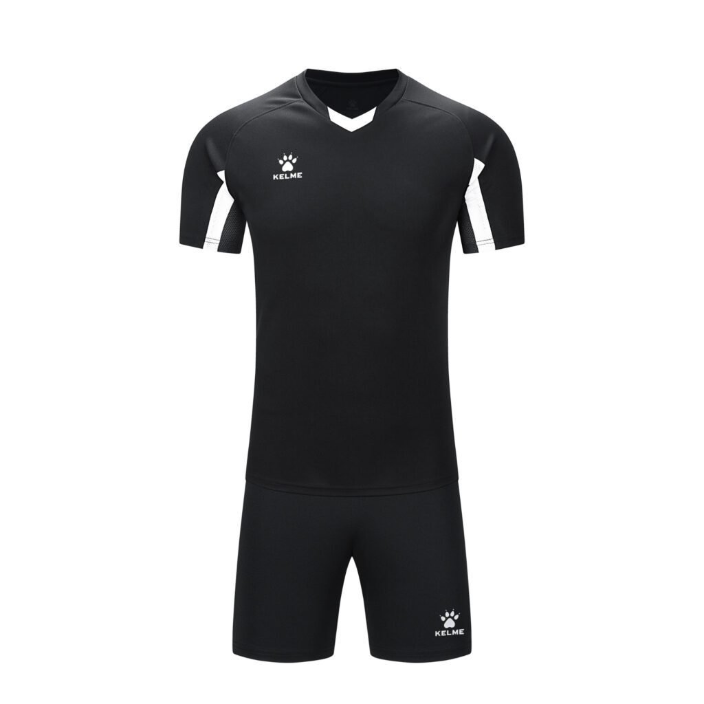 Indumentaria de Fútbol Leon Negro y Blanco Kelme