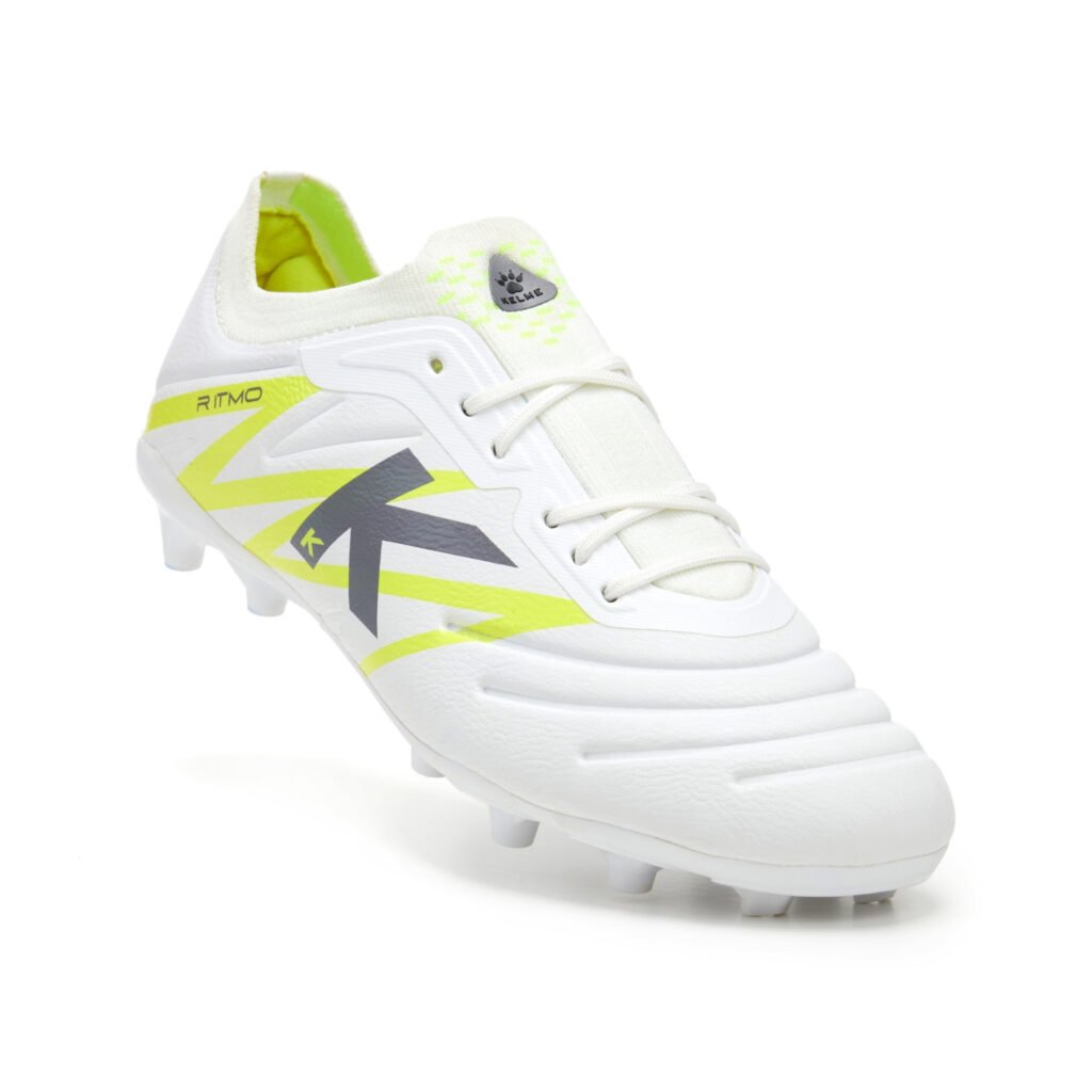 Zapatos de Fútbol Ritmo MG Blanco Kelme (1)